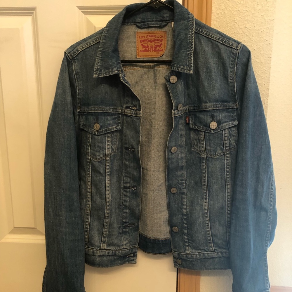 Womens Levi’s Jean jacket size large
